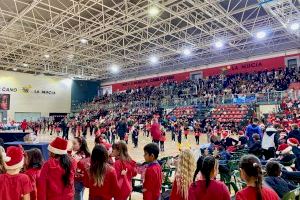 El Festival de Navidad  del Colegio Muixara llenó de bailes el Pabellón