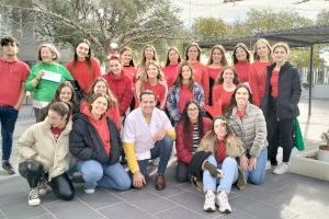 "Navidad a la Carta": alumnos de San Cristóbal llevan alegría a una residencia de la tercera edad de Castellón
