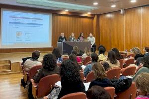 Enguix reúne a las asociaciones de mujeres para explicarles cómo presentarse a las convocatorias de la Diputació en materia de Igualdad