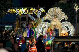 La Cabalgata de Reyes de San Antonio de Benagéber pone el broche de oro a una Navidad de cercanía