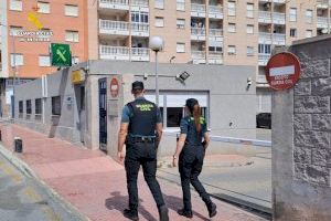 Con peluca, gafas y huyendo en patinete eléctrico: la persecución policial a una fugitiva en Torrevieja