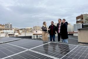 El Ayuntamiento de la Vall d’Uixó autobastece de electricidad el Mercado Municipal con placas solares