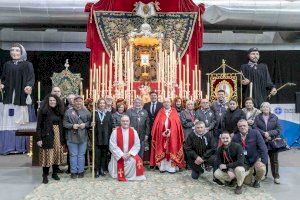 Luis Barcala acompaña como patrono fundador a la Santa Faz Peregrina en la apertura de la Feria Diocesana Lux Mundi