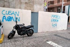 Vehículos camuflados y una brigada-antipintadas: Castellón eleva su lucha contra los 'grafitis'