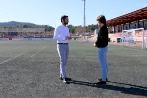 El Ayuntamiento de l’Alcora acometerá mejoras en el campo de fútbol dentro del plan de actuaciones de 2024