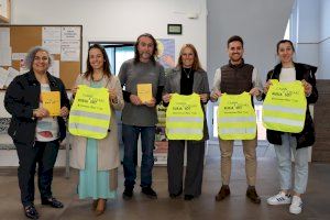 Burjassot entrega chalecos reflectantes a sus escolares para que realicen los Caminos Escolares