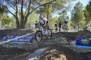 La campeona mundial Pauline Ferrand-Prévot gana la “Shimano Super Cup Massi” de La Nucía