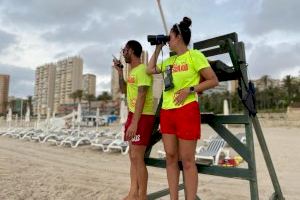 El Campello adjudica el servicio de salvamento y socorrismo en playas y calas a la empresa “Provita Sociedad Cooperativa Madrileña”