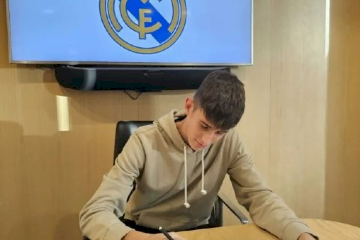 Un joven futbolista de la Vall d'Uixó ficha por el Real Madrid