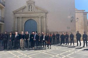 Villajoyosa guarda un minuto de silencio en memoria de las tres víctimas del incendio de la vivienda ocurrido ayer en La Cala