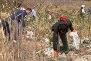 El voluntariado de l'Eliana recoge más de 200 kg de basura en el Barranco de Mandor