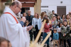 La alcaldesa de Castellón asiste a la celebración por la festividad del Domingo de Ramos