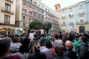 El PSPV exige al PP de Mazón que no paralice el Plan Edificant y apoya la concentración contra los recortes en educación