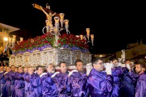 Con la Procesión del Silencio, La Almudena conmemora el Jueves Santo en Benidorm