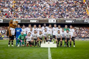 El Camp de Mestalla vive otro día mágico con el Partido de Leyendas del Triplete