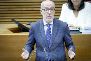 El PP pide que el Gobierno de Sánchez permita a los agricultores el uso del parásito que combate la plaga que afecta al caqui