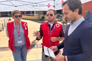 El bono social eléctrico centra las consultas de los vecinos que han visitado hoy la carpa de Cruz Roja sobre ahorro energético