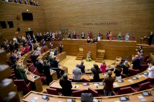 Carlos Mazón asiste al acto institucional con motivo de la conmemoración del 25 de abril