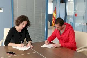 El Ayuntamiento de Almenara y la Falla El Compromís de la localidad firman el convenio de colaboración anual