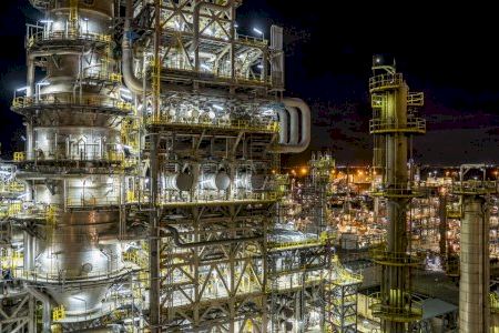 2.000 millones y 5.000 empleos en Castellón: La refinería de BP confía en dar este verano el ‘ok’ definitivo a la planta de hidrógeno