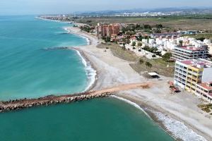 Nules es planta davant el xantatge de Costas: "Muro de protecció o bandera blava, triem mur"