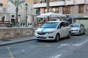 El Ayuntamiento de Elche solicita a la Conselleria habilitar las licencias estacionales de taxi