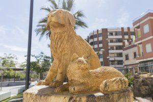 Picassent estrena una nueva escultura de madera en los jardines de la explanada de la Ermita