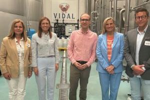 La alcaldesa de Almassora visita Bodegas Vidal con motivo de su 125º aniversario