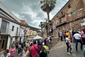 Serra se prepara per celebrar la 18a Fira de la Calderona i el 52é Dia de la Cirera