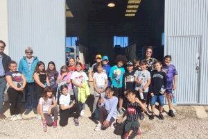 Alumnos del colegio Ausiàs March de Els Poblets, visitan la planta potabilizadora de agua del municipio