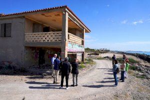 El alcalde de Burriana se reúne con los vecinos de la Playeta de la Ratlla de Nules