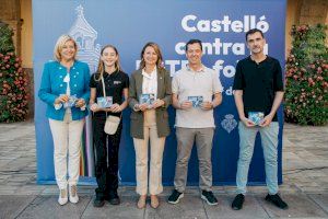 Begoña Carrasco assisteix la lectura del manifest en el Dia contra la LGTBI-fòbia en la Plaça Major