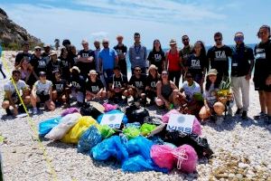 800 kilos de basura menos en Calp gracias a la acción de 100 voluntarios en las I Jornadas Universitarias SAVE