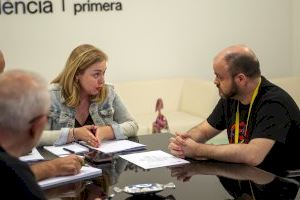 Enguix rep a Lambda per a fer un balanç de la col·laboració en projectes de sensibilització i diversitat