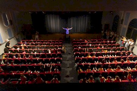 Más de 1500 alumnos disfrutan de la campaña Anem al Teatre