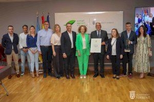 Caixa Rural de Torrent recibe el premio “Llaurador de l’Any 2024” por el Consell Agrari Municipal