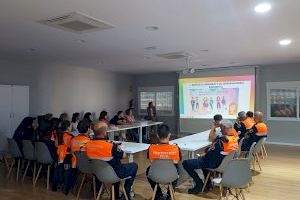 Personal del Ayuntamiento de Olocau y miembros de Protección Civil participan en un taller de lenguaje inclusivo y no sexista