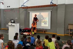 Cerca de 500 personas aprenden a prevenir y actuar en caso de incendios en el CEIP Cervantes de La Pobla de Farnals