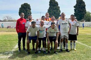 El equipo de fútbol del centro de rehabilitación biopsicosocial Museo participa en un torneo deportivo en Massamagrell