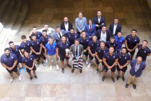 Carlos Mazón ha recibido a La Vila Rugby por su ascenso a División de Honor
