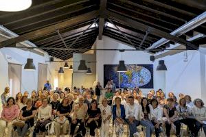 El Encuentro de Clubes de Lectura con Carmen Amoraga reúne a unas 90 personas en Olocau