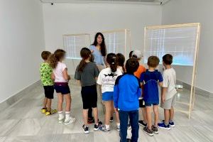 Benicàssim promueve “experiencias artísticas” para los más pequeños a través de talleres de arte en el Palacio Municipal de Villa Elisa
