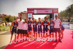 La Universidad de Alicante allana el camino para lograr su primera Liga Nacional de Triatlón a ritmo de récord