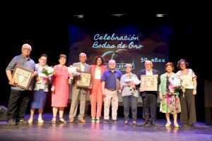 El homenaje a las Bodas de Oro cierra el Mes Cultural de las Personas Mayores de Quart de Poblet