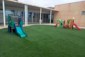 El Ayuntamiento de Almenara remodela el patio del alumnado de 1 y 2 años de l’Escola Infantil Municipal