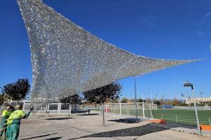 Vila-real instal·la tendals en els espais esportius per a crear zones protegides del sol en CEM, Flors i piscina