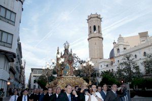 Salves per a la patrona: Borriana dispara 25 coets a la Mare de Déu de la Misericòrdia