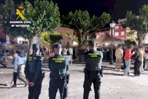 El dispositivo de seguridad durante las Fiestas de Moros y Cristianos de Muro de Alcoy veló por la seguridad ciudadana