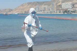 Vertido en la playa de la Almadraba de Alicante: Así ha sido el macro simulacro