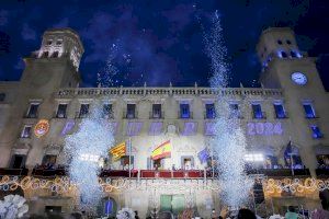 Sergio Gómez llama a encender "la chispa de la felicidad" de las Hogueras en un Pregón que hace soñar